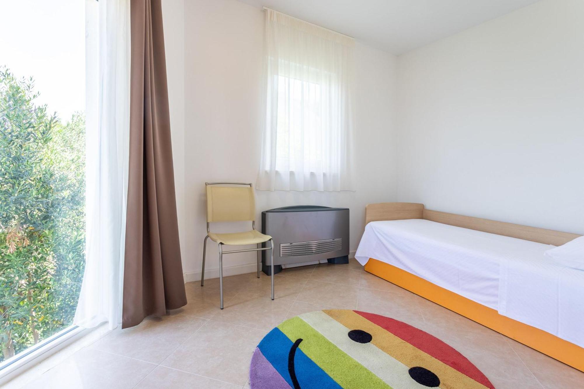 Geraeumige Wohnung Mit Meerblick Vom Sonnenbalkon Splitska Exterior foto